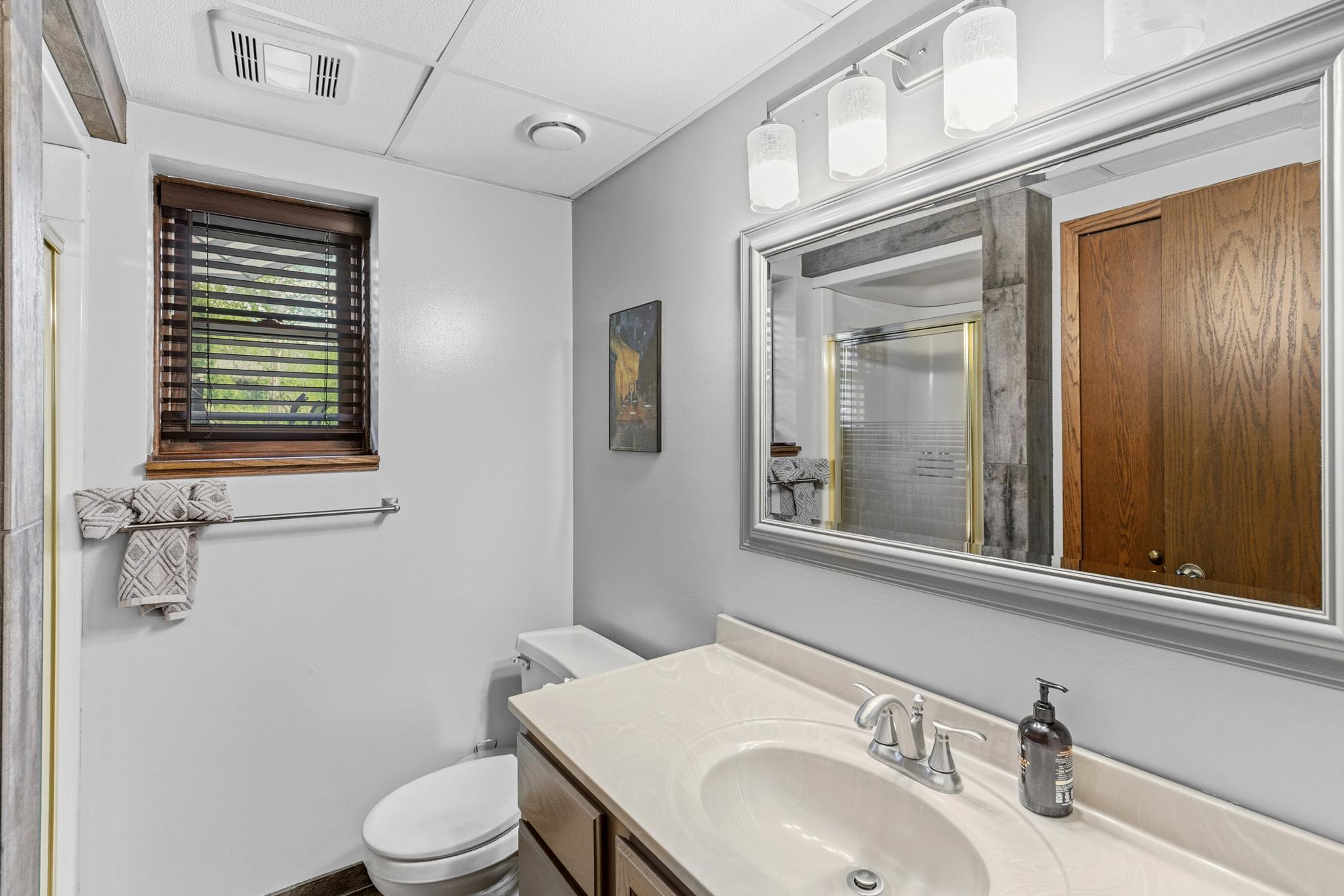 Lower level 3/4 bath.
