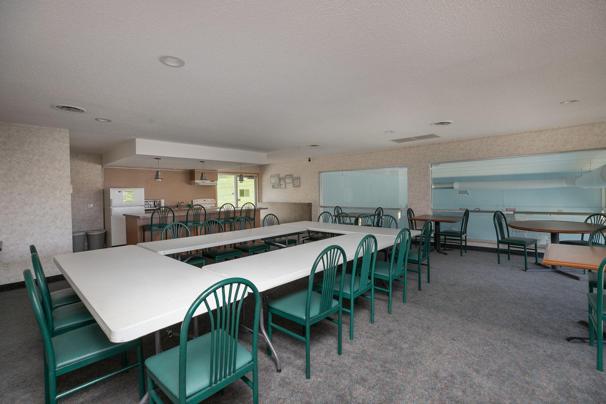24-web-or-mls-24-Community Room.jpg