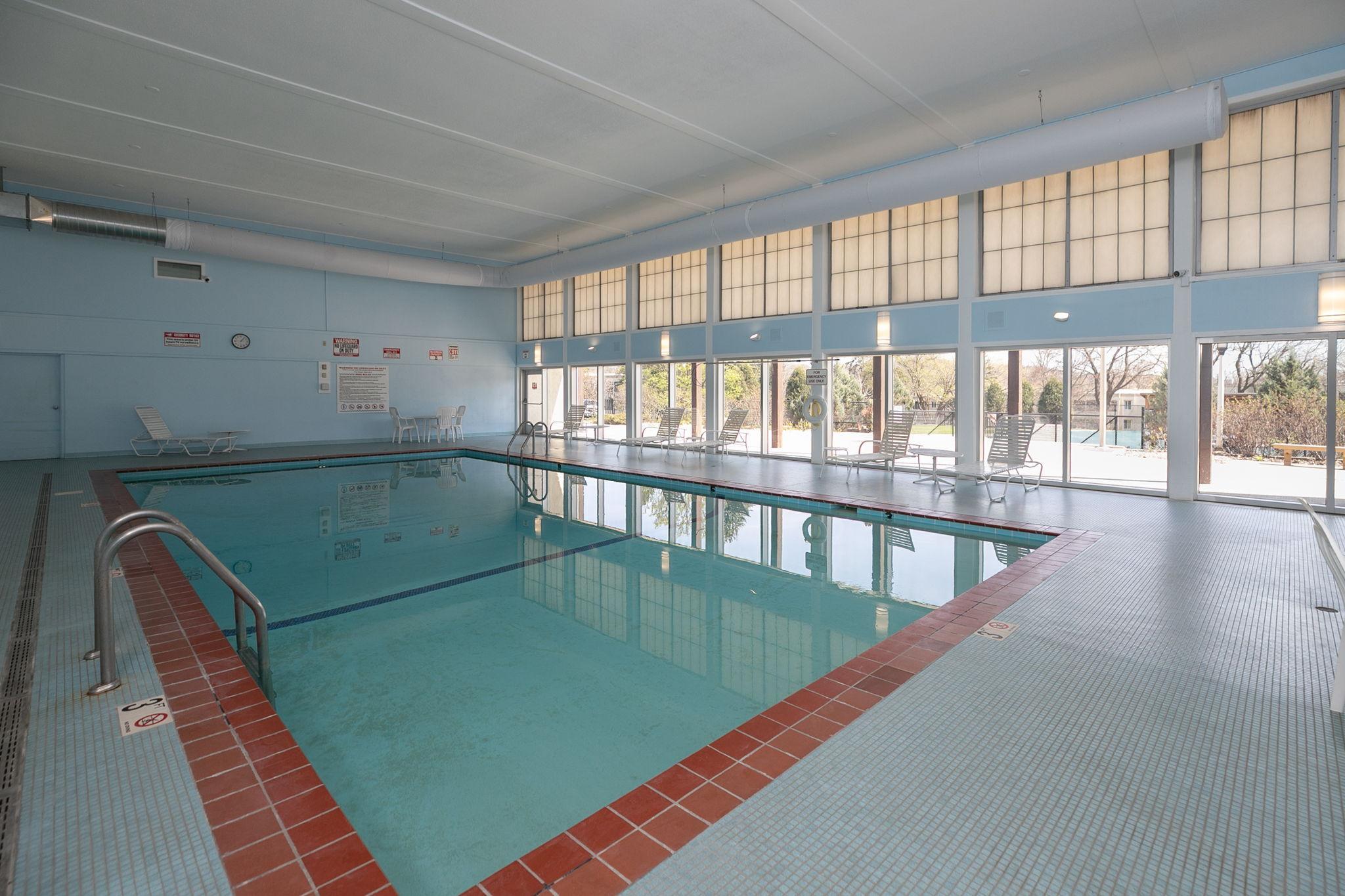 21-web-or-mls-21-Pool.jpg