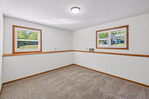 8113 Dakota Lane, Chanhassen, MN 55317