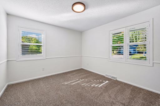 8113 Dakota Lane, Chanhassen, MN 55317
