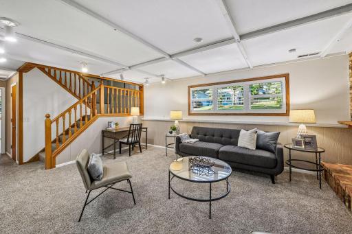 8113 Dakota Lane, Chanhassen, MN 55317