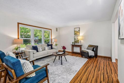 8113 Dakota Lane, Chanhassen, MN 55317