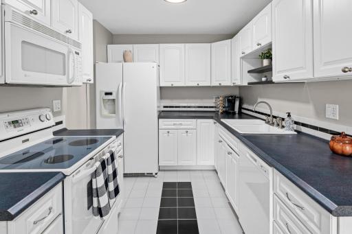 kitchen 4.jpg