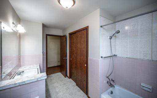 26078 Chippendale Avenue, Northfield, MN 55057