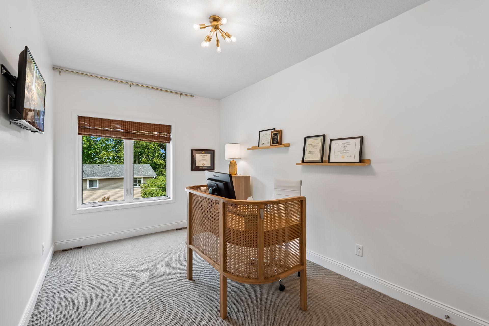 Whether you need a home office, guest room, or creative space, this versatile bedroom offers generous square footage, natural light, and endless possibilities to fit your lifestyle.