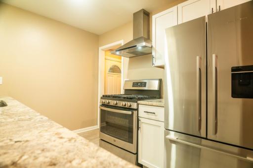 6133 kitchen #3.jpg