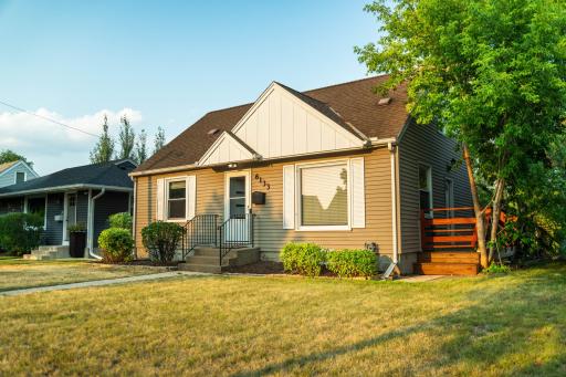 6133 Front of House #2.jpg