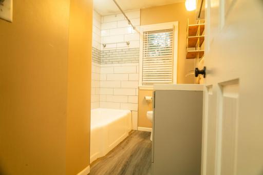 6133 Bathroom.jpg