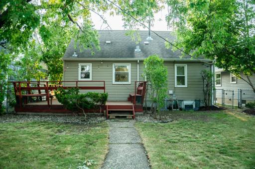 6133 Backyard #3.jpg