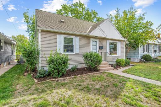 6133 Thomas Avenue S, Minneapolis, MN 55410