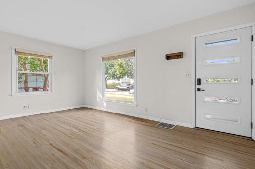 6133 Thomas Avenue S, Minneapolis, MN 55410