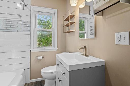 6133 Thomas Avenue S, Minneapolis, MN 55410