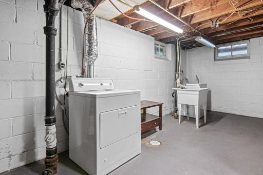 6133 Thomas Avenue S, Minneapolis, MN 55410