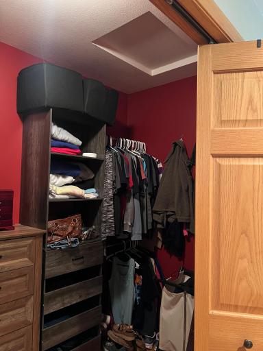 walk in closet 2.jpeg