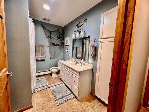 Main Bathroom.jpeg
