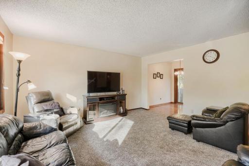 16820 Honeysuckle Lane, Eden Prairie, MN 55346