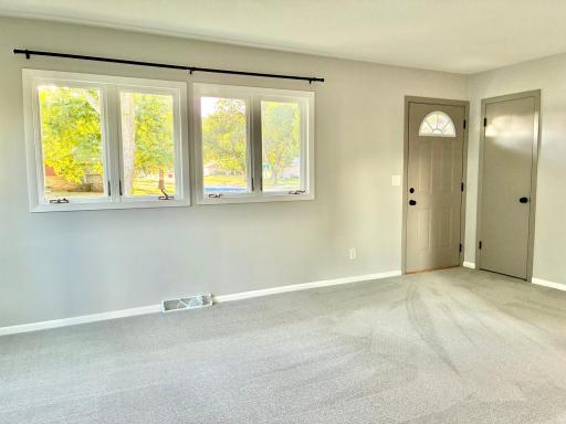 94 36th Avenue NW, Rochester, MN 55901