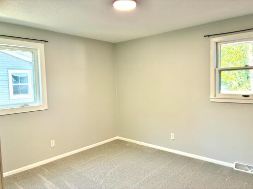 94 36th Avenue NW, Rochester, MN 55901