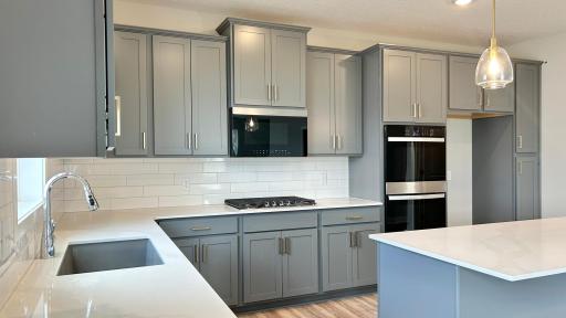 2095 Kestrel Drive, Shakopee, MN 55379