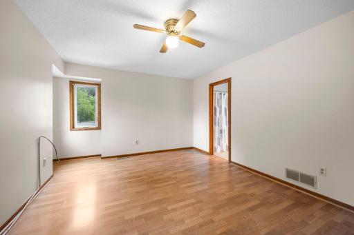 737 6th Avenue NW, New Brighton, MN 55112