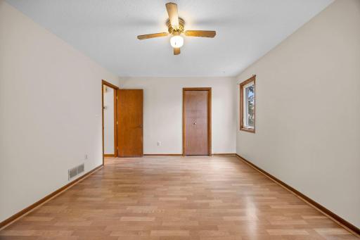 737 6th Avenue NW, New Brighton, MN 55112