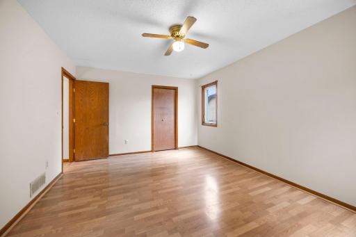 737 6th Avenue NW, New Brighton, MN 55112