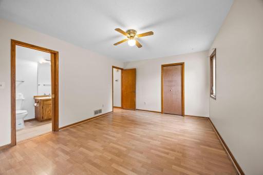 737 6th Avenue NW, New Brighton, MN 55112