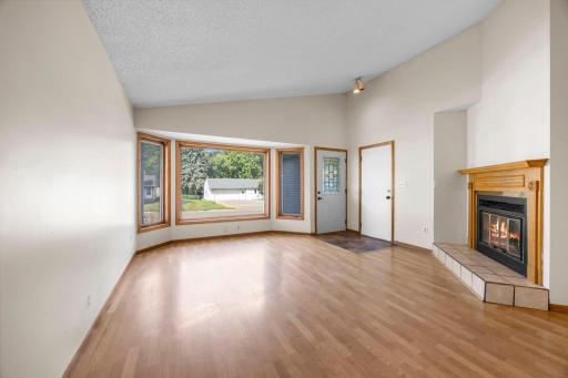737 6th Avenue NW, New Brighton, MN 55112