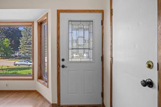 737 6th Avenue NW, New Brighton, MN 55112