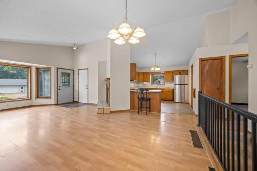 737 6th Avenue NW, New Brighton, MN 55112