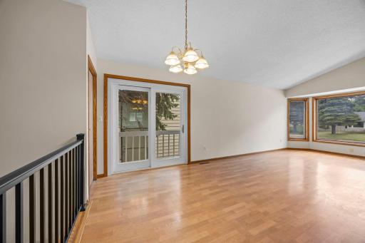 737 6th Avenue NW, New Brighton, MN 55112
