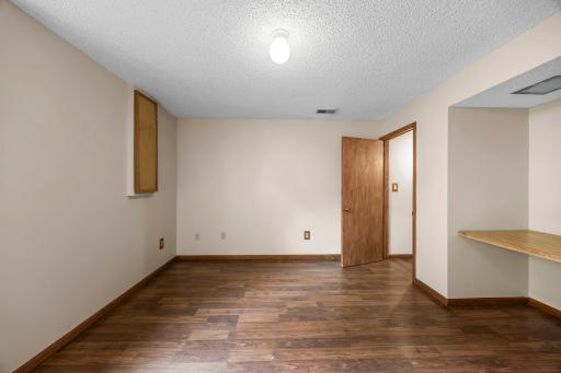 737 6th Avenue NW, New Brighton, MN 55112