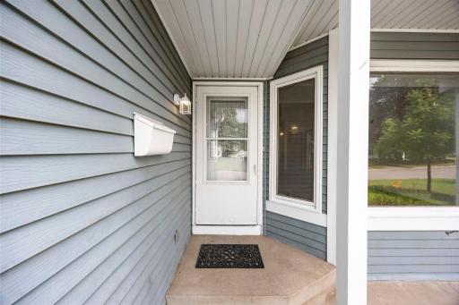 737 6th Avenue NW, New Brighton, MN 55112