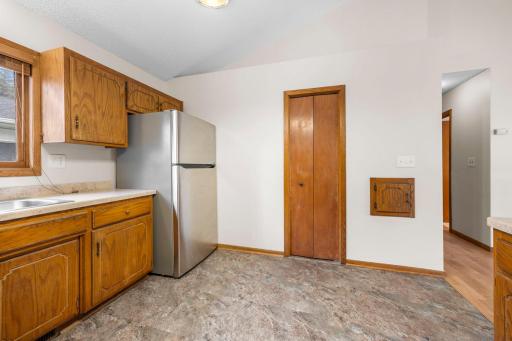 737 6th Avenue NW, New Brighton, MN 55112