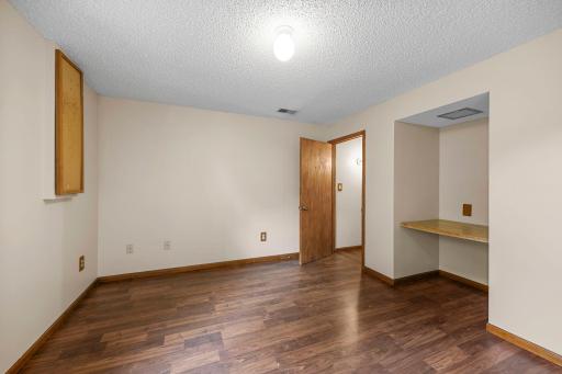 737 6th Avenue NW, New Brighton, MN 55112