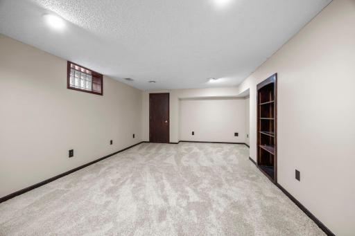 737 6th Avenue NW, New Brighton, MN 55112