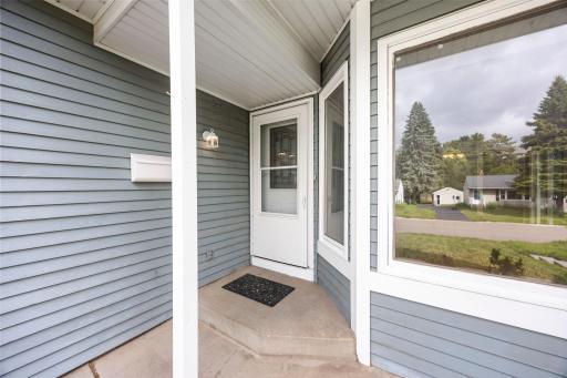 737 6th Avenue NW, New Brighton, MN 55112