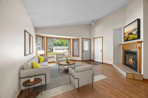 737 6th Avenue NW, New Brighton, MN 55112