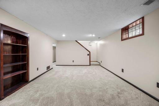 737 6th Avenue NW, New Brighton, MN 55112