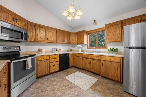 50-web-or-mls-737 6th Ave NW-19_Final.jpg