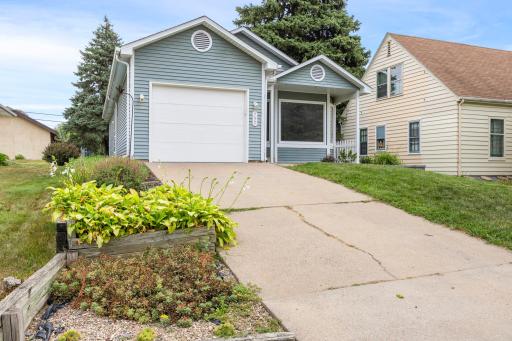 737 6th Avenue NW, New Brighton, MN 55112