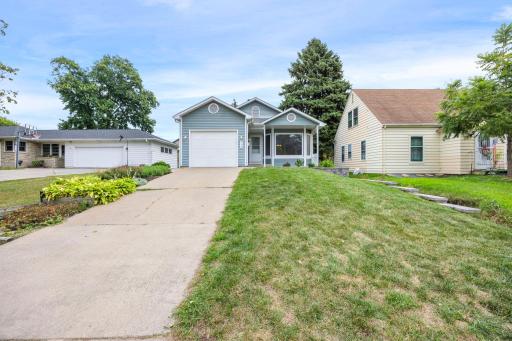 737 6th Avenue NW, New Brighton, MN 55112