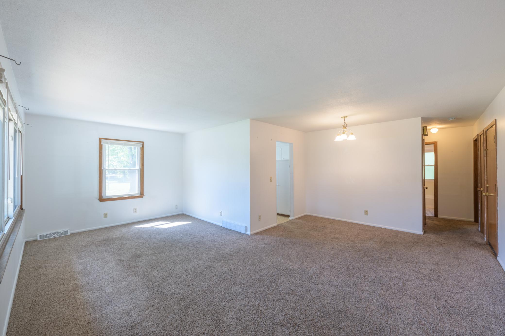 9524 Pleasant Ave S-WS-20210814-_CBP0472-HDR.jpg