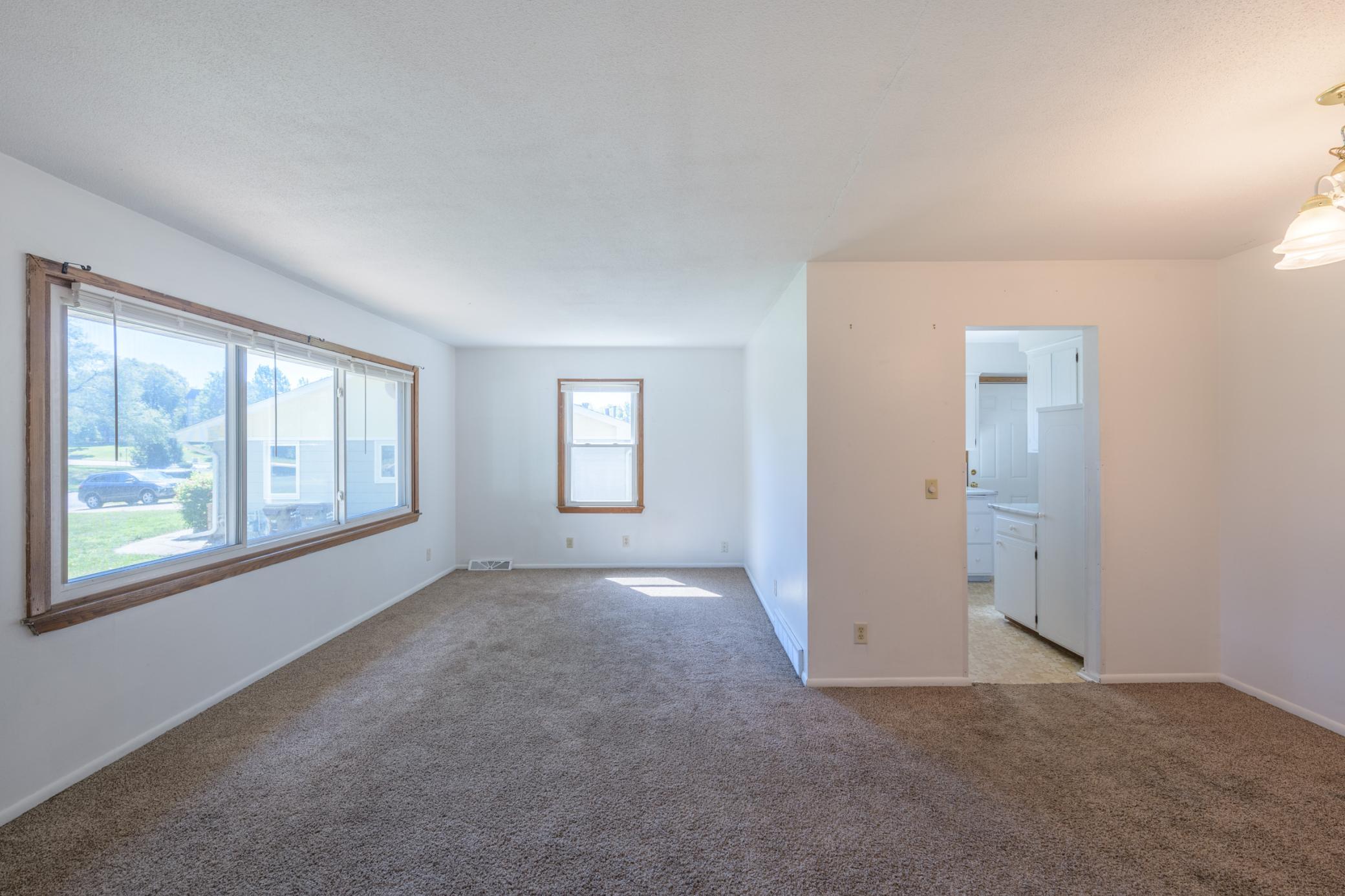 9524 Pleasant Ave S-WS-20210814-_CBP0475-HDR.jpg