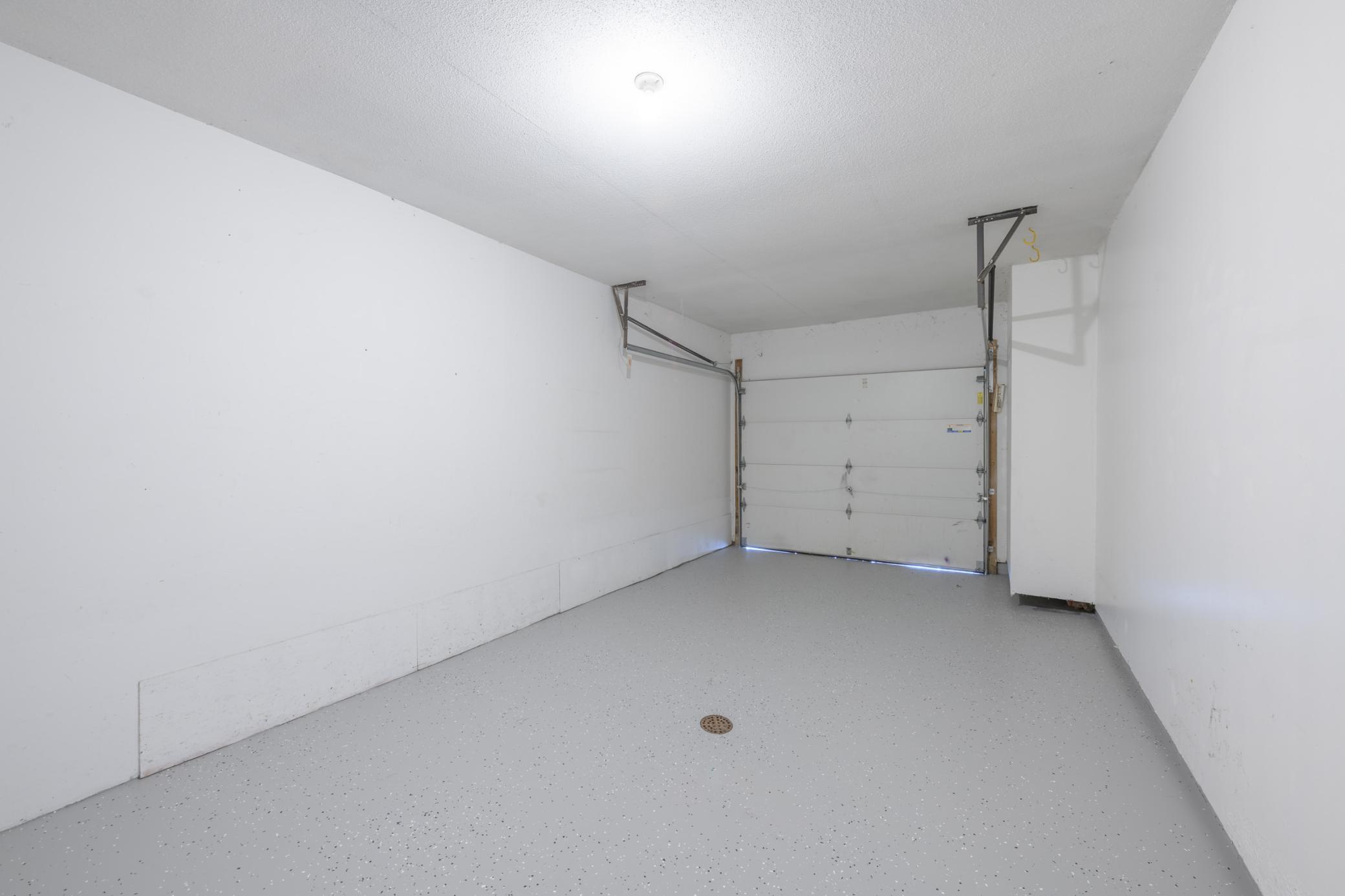 9524 Pleasant Ave S-WS-20210814-_CBP0487-HDR.jpg