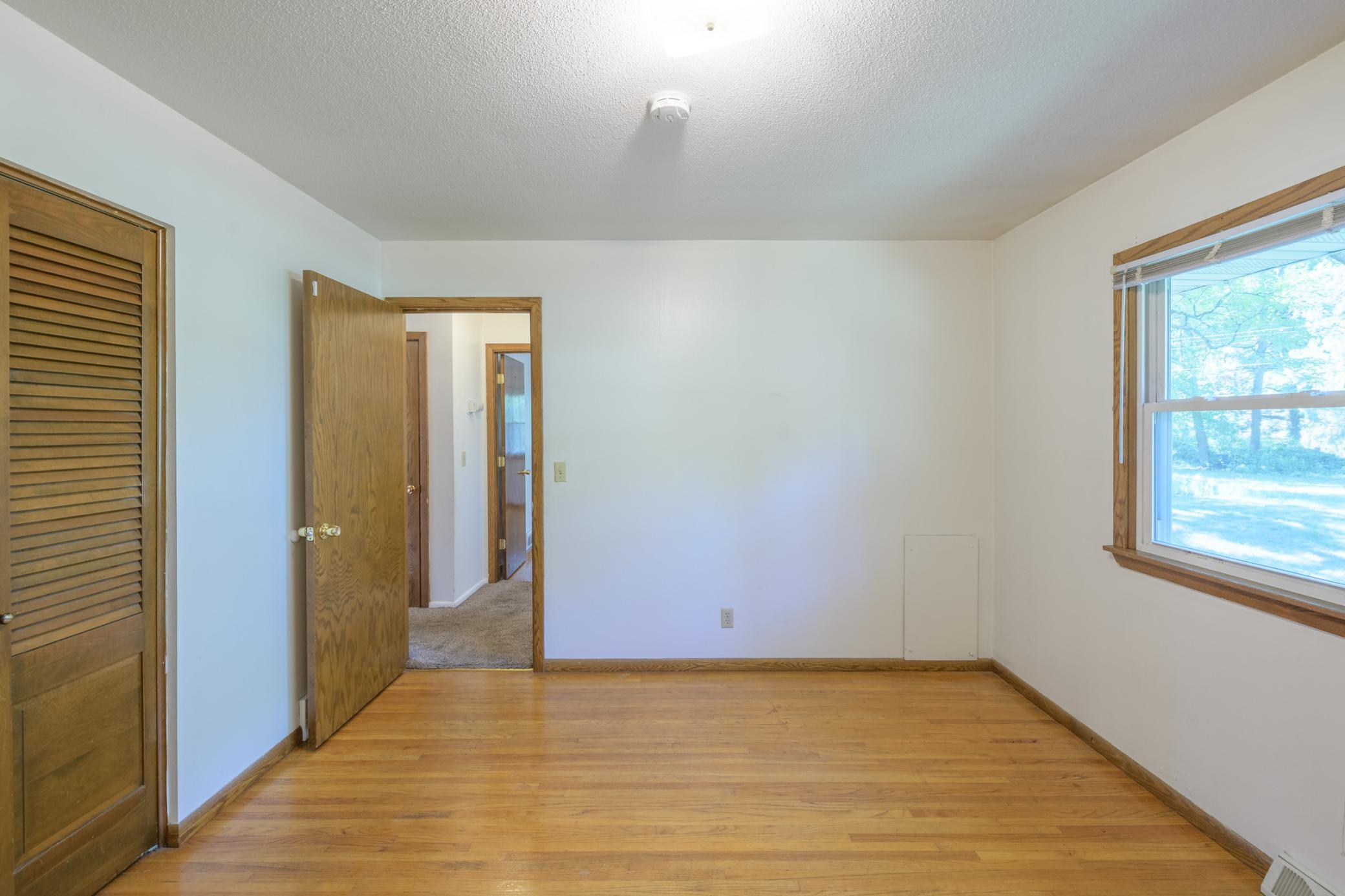 9524 Pleasant Ave S-WS-20210814-_CBP0493-HDR.jpg