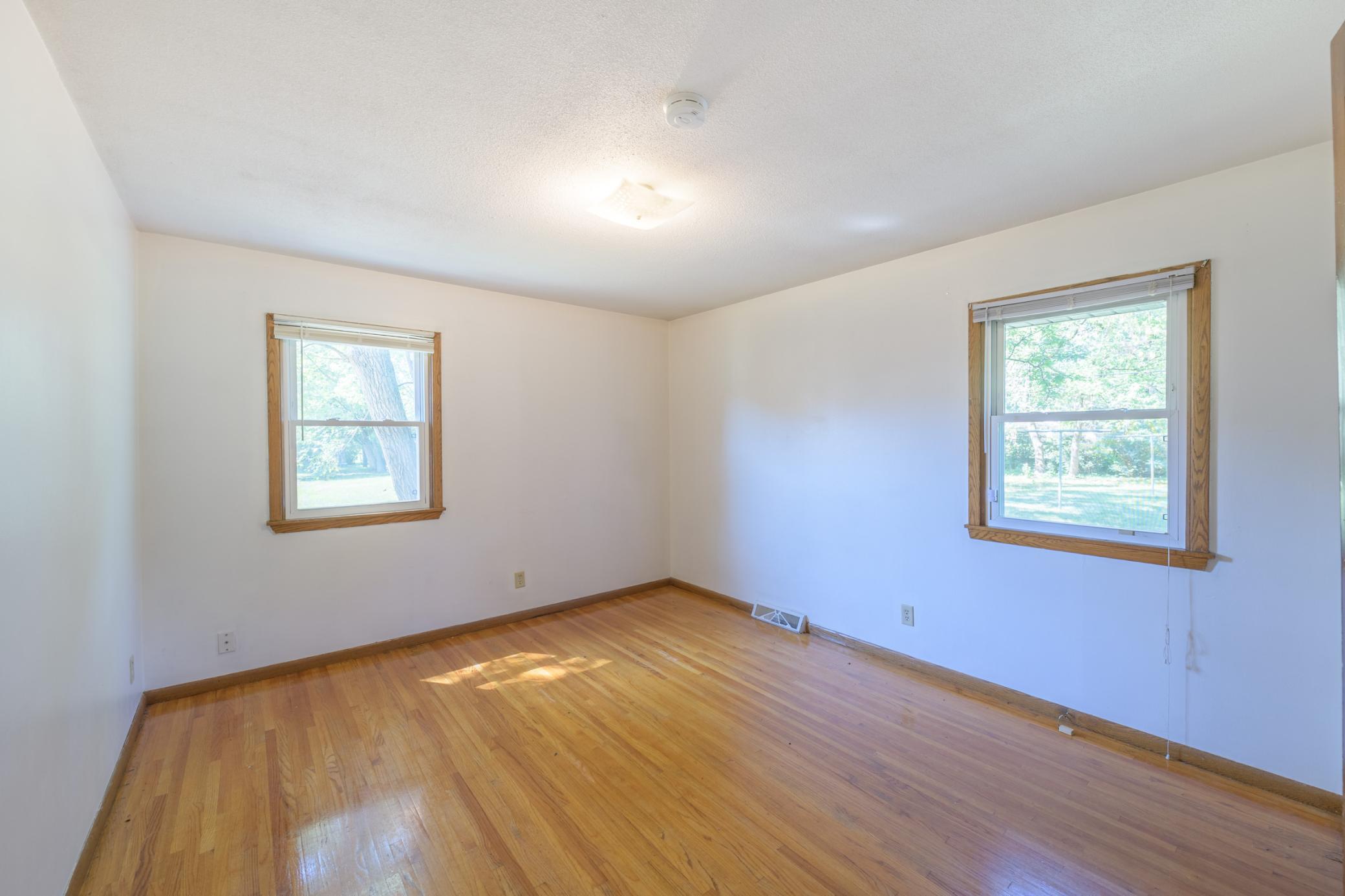 9524 Pleasant Ave S-WS-20210814-_CBP0496-HDR.jpg