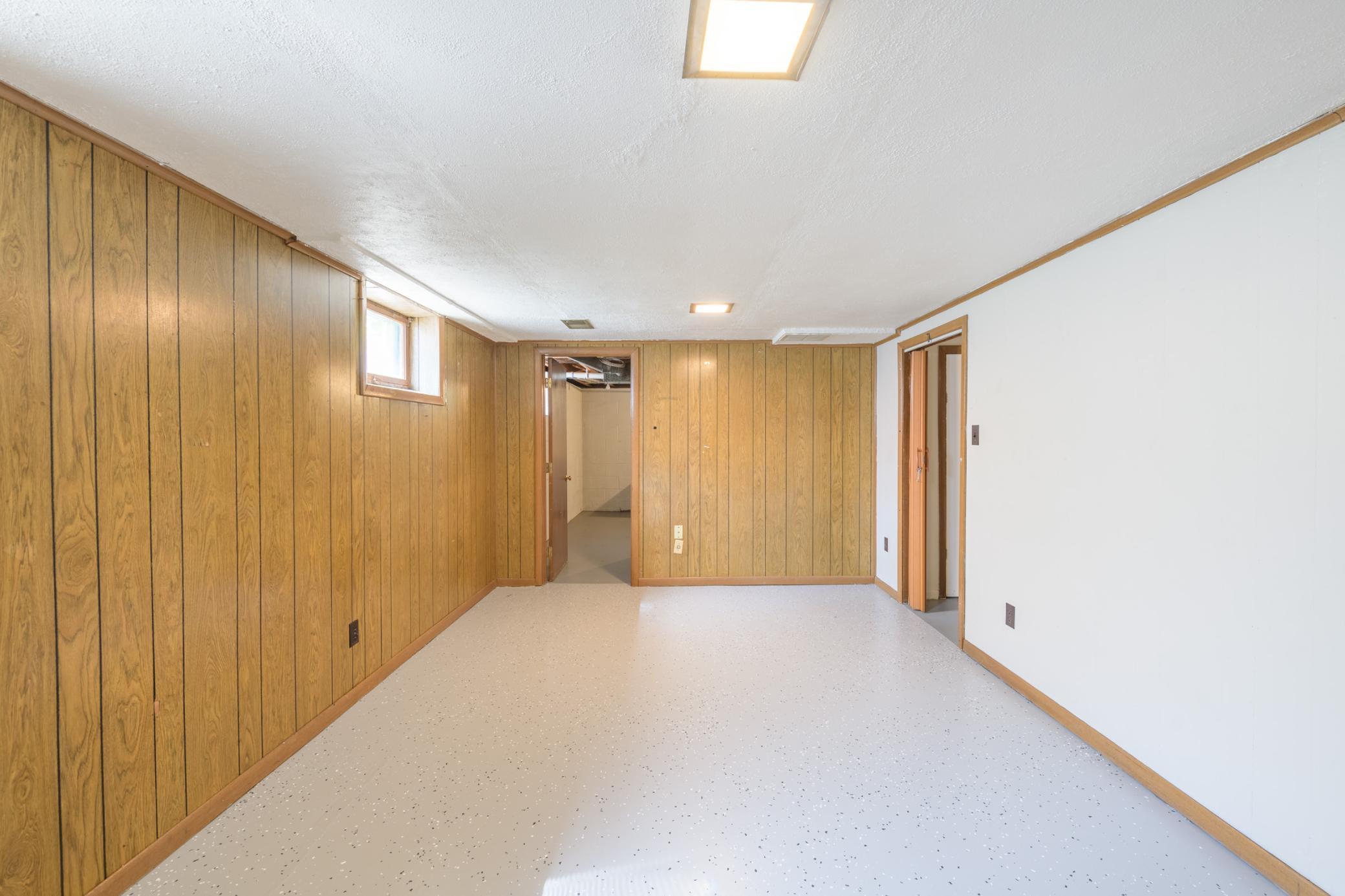 9524 Pleasant Ave S-WS-20210814-_CBP0517-HDR.jpg