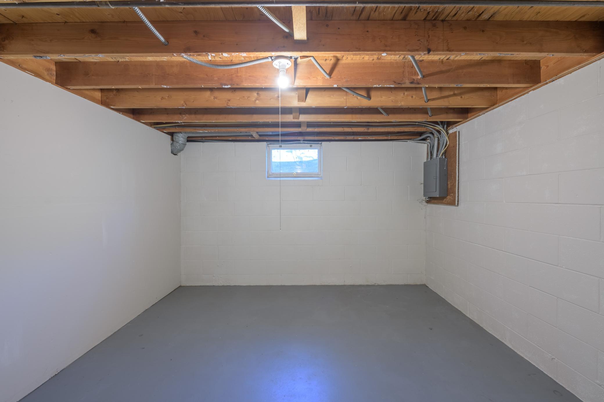 9524 Pleasant Ave S-WS-20210814-_CBP0529-HDR.jpg
